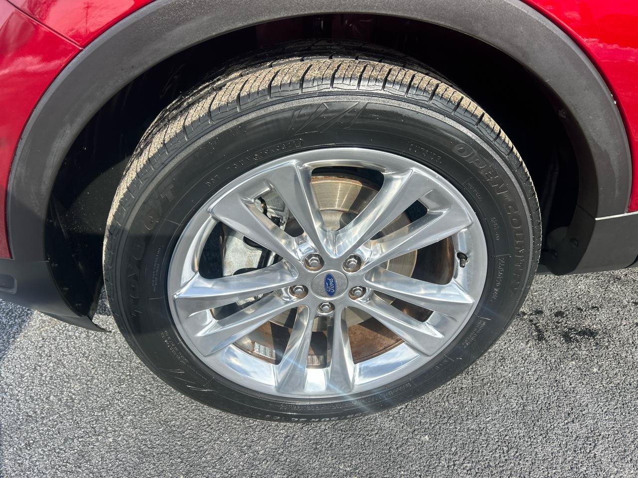 Used 2018 Ford Explorer XLT w/ Equipment Group 202A FWD image 9