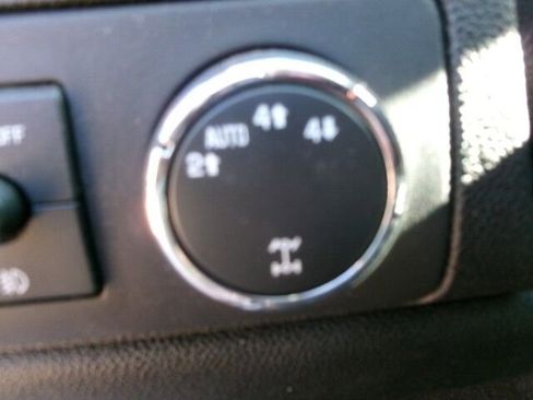 Used 2009 Chevrolet Avalanche LT w/ Suspension Package, Off-Road image 27