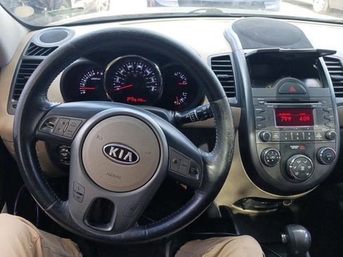 Used 2011 Kia Soul ! FWD image 5