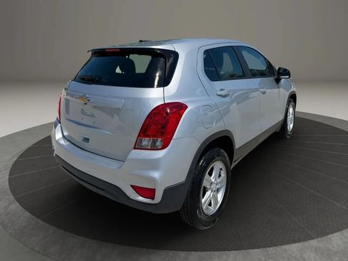 Used 2020 Chevrolet Trax LS FWD image 6
