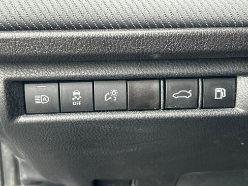 Used 2025 Toyota Camry SE FWD image 27