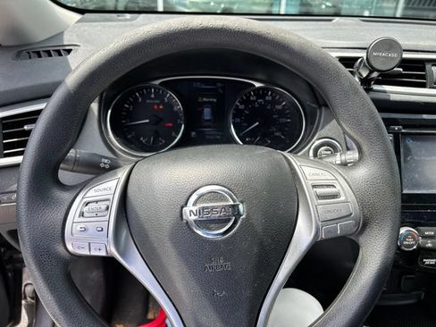 Used 2016 Nissan Rogue SV w/ SV Premium Package FWD image 24