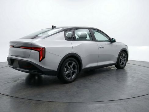 Used 2025 Kia K4 LXS FWD image 9