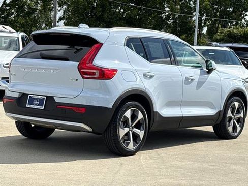 Certified 2025 Volvo XC40 B5 Plus AWD/4WD image 3