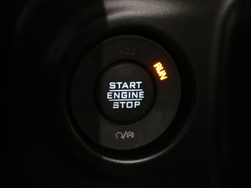 Used 2021 Jeep Wrangler Unlimited Sahara w/ Cold Weather Group AWD/4WD image 32
