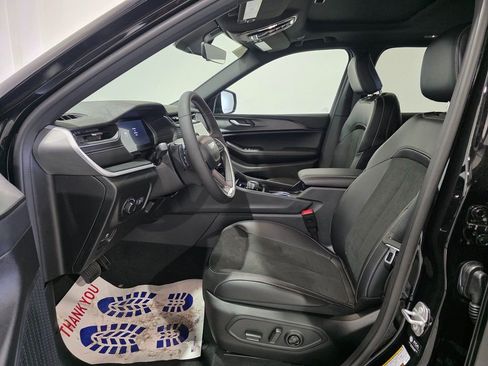 New 2025 Jeep Grand Cherokee Altitude AWD/4WD image 16