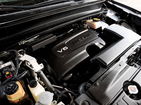 Used 2019 Nissan Pathfinder SV image 30