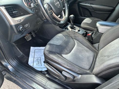 Used 2014 Jeep Cherokee Latitude FWD image 10