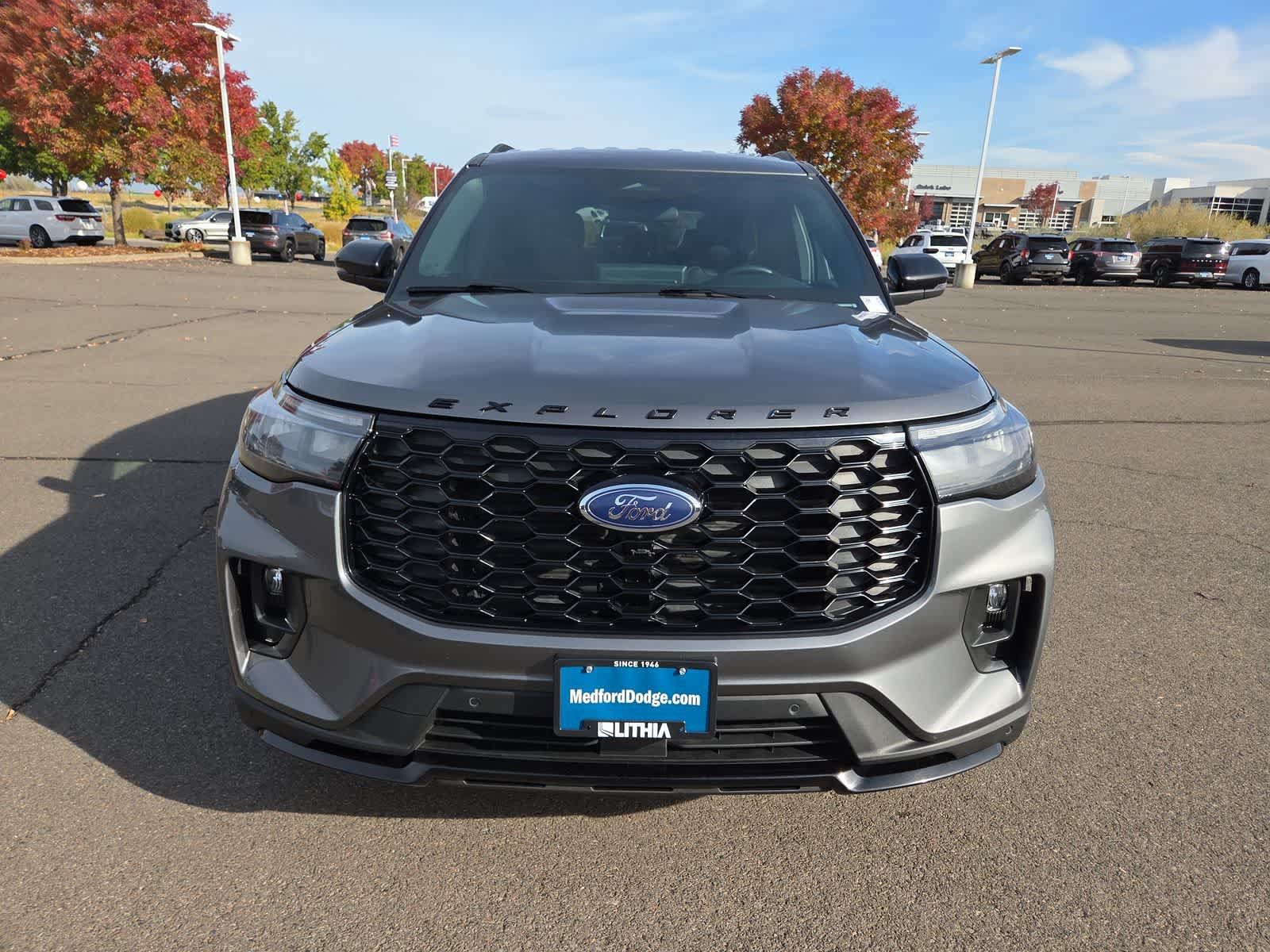 Used 2025 Ford Explorer ST-Line w/ ST-Line Street Pack AWD/4WD image 14
