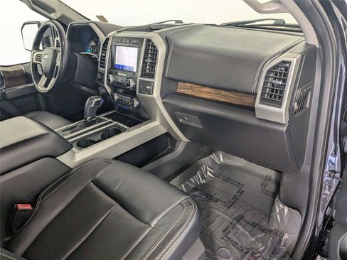 Used 2019 Ford F150 Lariat w/ Equipment Group 502A Luxury AWD/4WD image 31