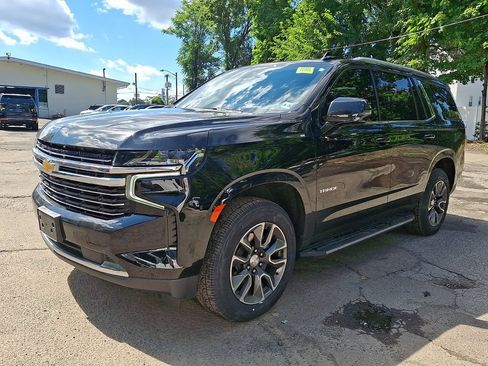 Certified 2023 Chevrolet Tahoe LT w/ Luxury Package AWD/4WD image 3