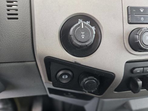 Used 2015 Ford F350 XLT w/ XLT Premium Package image 46