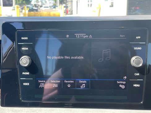 Used 2025 Volkswagen Jetta SE image 21