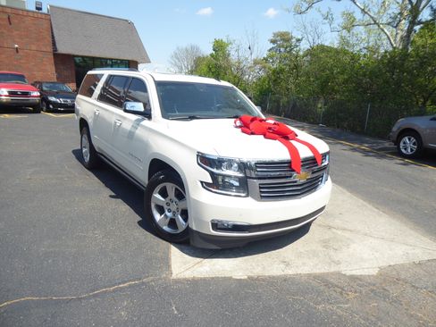 Used 2015 Chevrolet Suburban LTZ AWD/4WD image 2