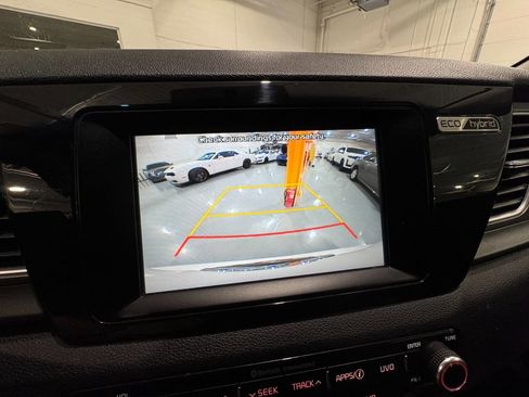 Used 2019 Kia Niro LX image 18