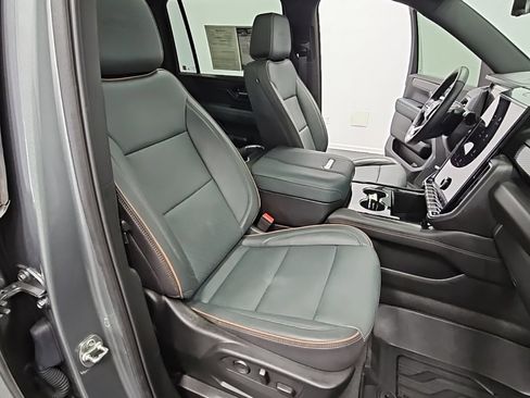 Used 2025 GMC Yukon XL AT4 w/ AT4 Premium Package image 44