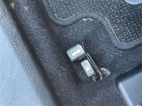 Used 2017 Toyota Corolla SE image 17