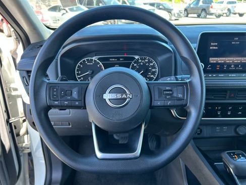Used 2024 Nissan Rogue S AWD/4WD image 21