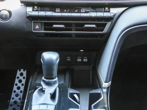 Used 2025 Toyota Camry SE w/ Convenience Package FWD image 13