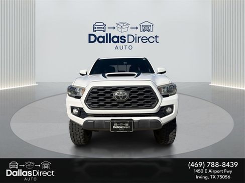 Used 2020 Toyota Tacoma TRD Sport w/ Technology Package image 3