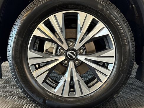 Used 2023 Nissan Rogue SV FWD image 17