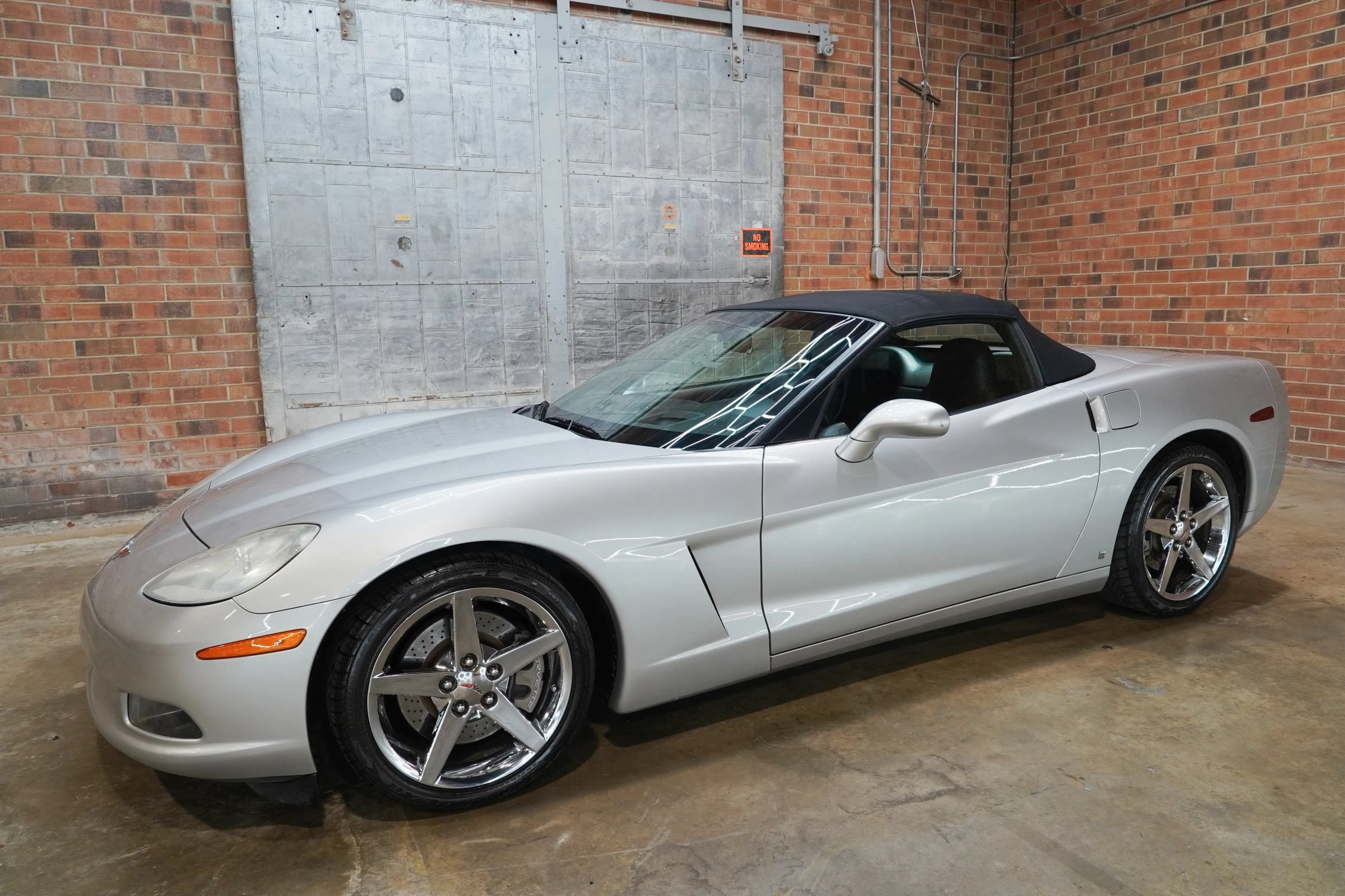Used 2006 Chevrolet Corvette Coupe w/ Preferred Equipment Group RWD image 8