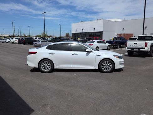 Used 2016 Kia Optima EX w/ Premium Package FWD image 4