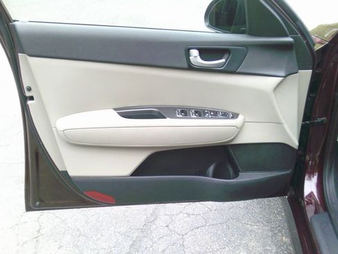 Used 2016 Kia Optima LX image 11