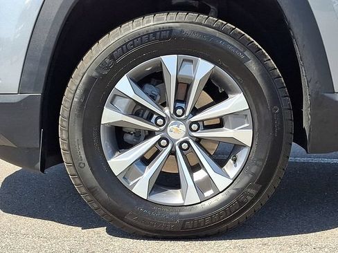 Used 2026 Chevrolet Equinox LT AWD/4WD image 8