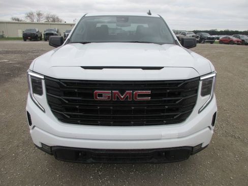 New 2026 GMC Sierra 1500 Elevation image 12