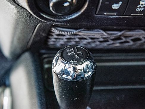 Used 2018 Jeep Wrangler Unlimited Sahara image 17