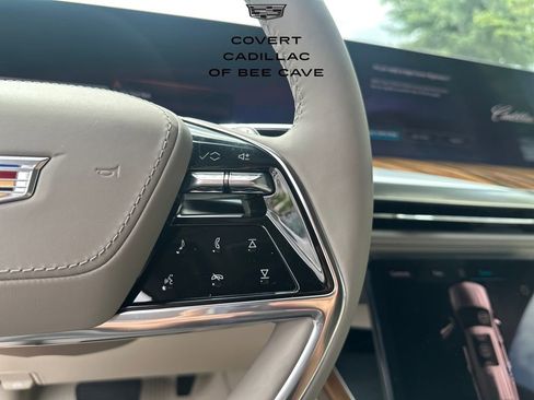 New 2026 Cadillac Escalade Platinum Sport w/ LPO, ONYX Package image 39