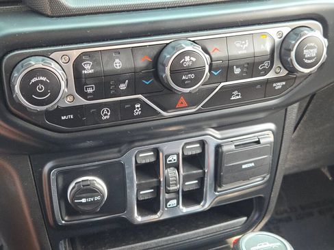 Used 2023 Jeep Gladiator Sport AWD/4WD image 30