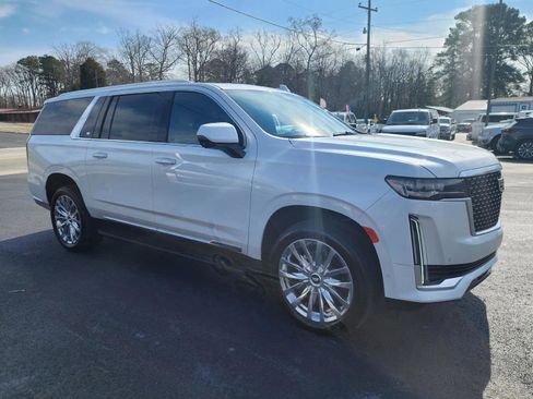 Used 2022 Cadillac Escalade ESV Premium Luxury image 5