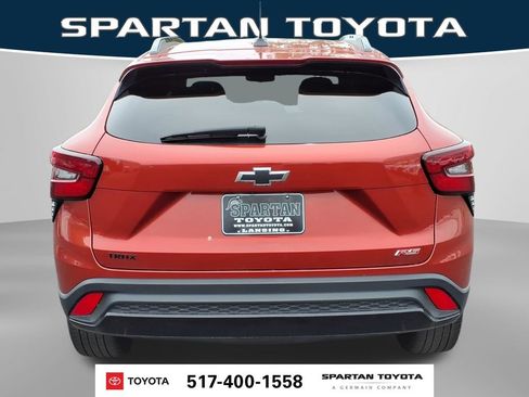 Used 2024 Chevrolet Trax RS w/ Driver Confidence Package FWD image 8