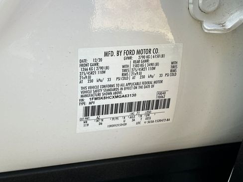 Used 2021 Ford Explorer Platinum w/ Equipment Group 601A AWD/4WD image 32