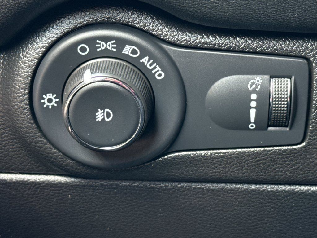 Used 2022 Dodge Durango R/T RWD image 21