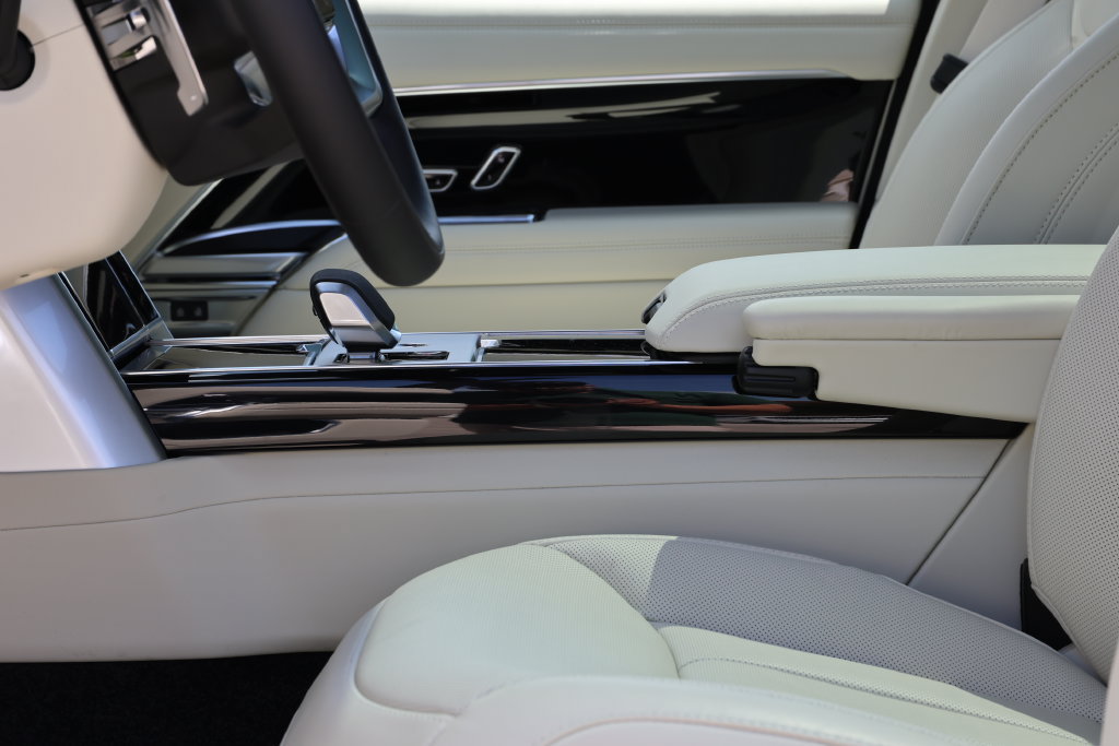 New 2026 Land Rover Range Rover SE AWD/4WD image 15