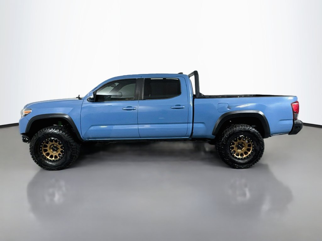 Used 2019 Toyota Tacoma TRD Off-Road AWD/4WD image 10