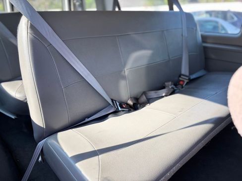 Used 2003 Ford E-350 and Econoline 350 XL image 17