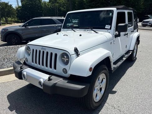 Used 2014 Jeep Wrangler Unlimited Sahara w/ Connectivity Group AWD/4WD image 4