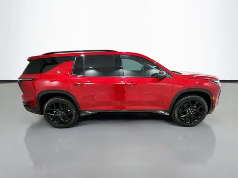Used 2025 Chevrolet Traverse RS AWD/4WD image 8
