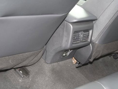 Used 2025 Toyota Camry SE image 29