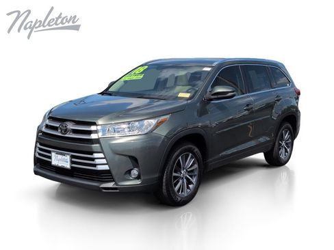 Used 2018 Toyota Highlander XLE FWD image 1