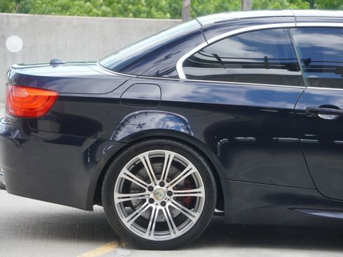 Used 2011 BMW M3 Convertible RWD image 25