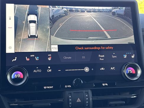 Used 2025 Lexus GX 550 image 25