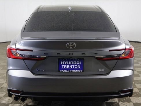 Used 2025 Toyota Camry SE w/ Convenience Package image 12