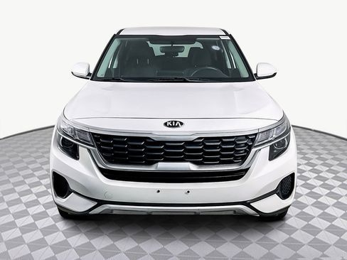 Used 2021 Kia Seltos LX image 2