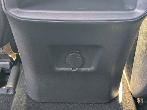 Used 2019 Toyota RAV4 LE image 14