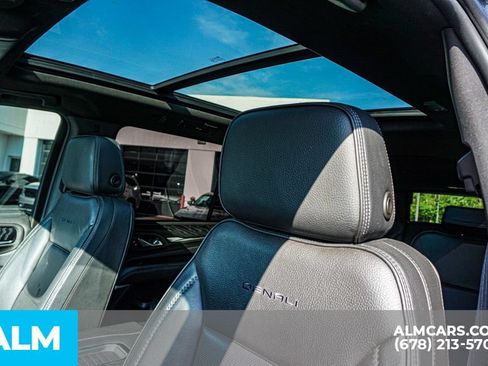 Used 2023 GMC Yukon XL Denali RWD image 18
